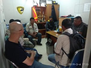 Karyawan Lokal Dipaksa Tanda Tangan Surat Yang Tak Dipahami Artinya