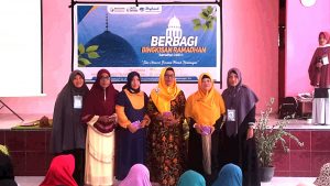 Muslimah Wahdah Islamiyah Halteng Berbagi 190 Paket Bingkisan Ramadhan
