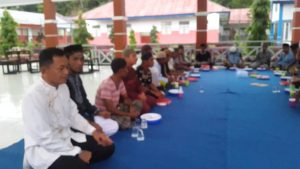 Ka Rutan Weda Bersama Puluhan Narapidana Buka Puasa Bersama