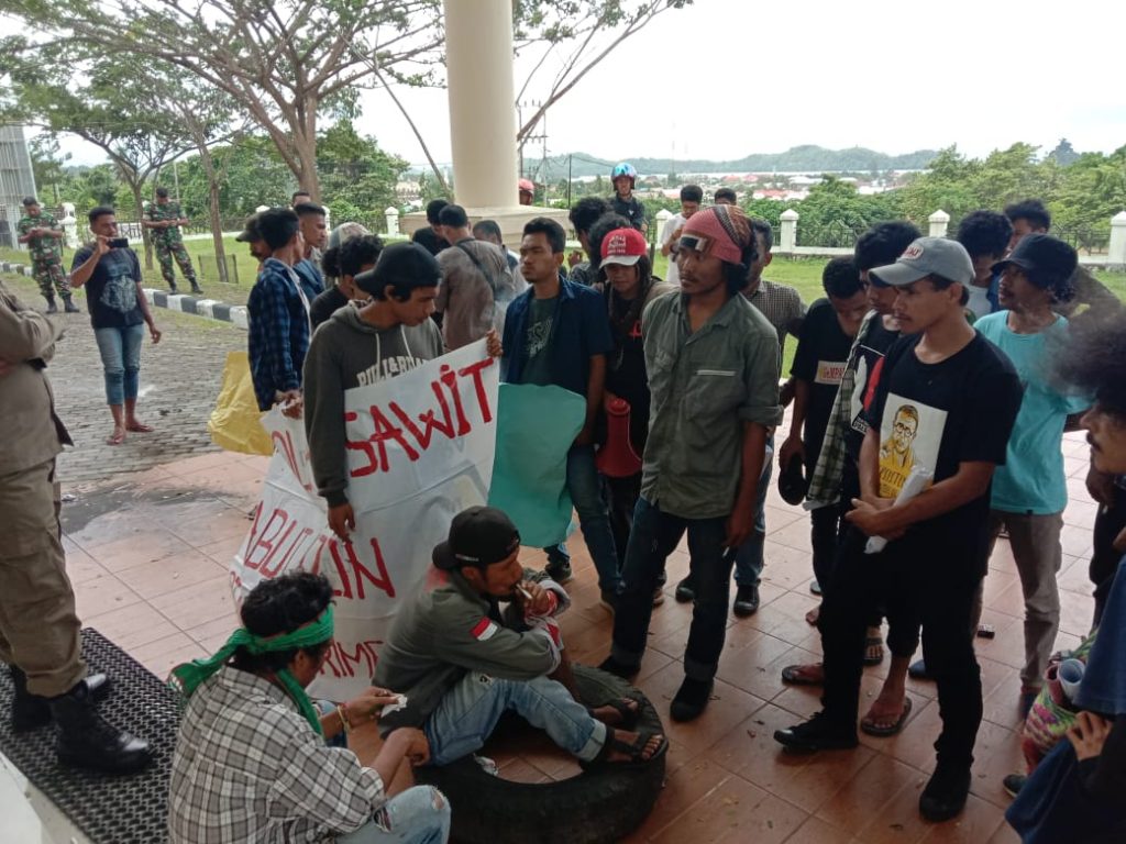 Aksi Tolak Sawit Kembali Digelar Oleh Mahasiswa Gemuruh
