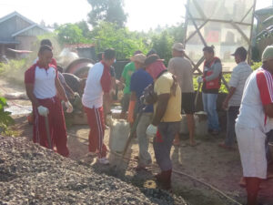 Bakti Sosial Personil Kompi 2 Yon A Por Melaksanakan Pengecoran Musolah Al-Murhum