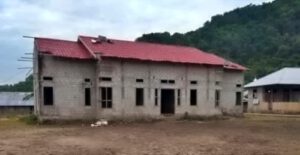 Proyek Pembangunan Kantor Kecamatan Kayoa Barat Hingga Kini Tak Kunjung Usai