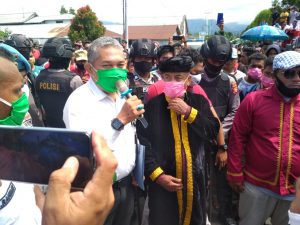 Aksi Demo Solidaritas Suku Kao, Boeng, Modole, Perkara Antara Sangaji Simon Toloa dengan  Afrida Ngato