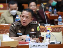 Kejaksaan Agung Periksa Empat Saksi Kasus Impor Gula