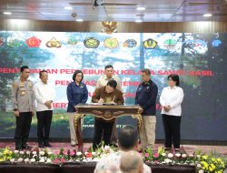 Kejaksaan Agung Serahkan Kawasan Hutan Hasil Penguasaan Kembali Kepada Kementerian Keuangan dan BUMN