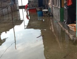 Banjir  Rob Ancam Rumah Warga Desa Ake Jailolo Kec Kayoa Utara